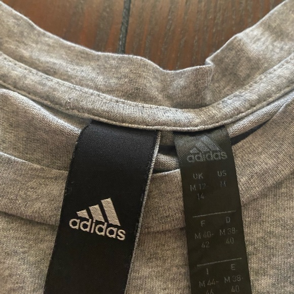 Women’s Adidas shirt sleeve shirt - Picture 4 of 4